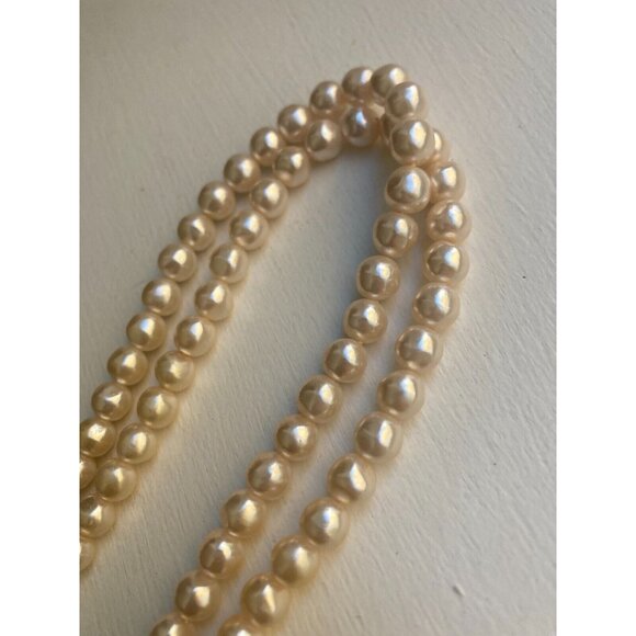VINTAGE SIGNED K.J.L. FOR AVON FAUX PEARLS WITH ENAMEL BUTTERFLY 18" NECKLACE - Picture 8 of 16